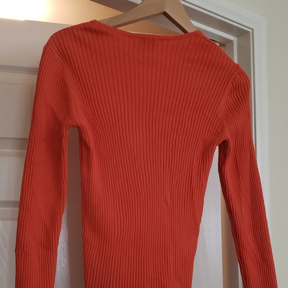 Calvin Klein Sweater - Picture 2 of 8